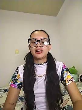 L0lita Emi12 online show from May 19, 11:06 am