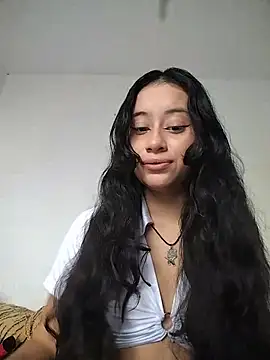 L0lita Emi12 online show from June 5, 10:27 pm