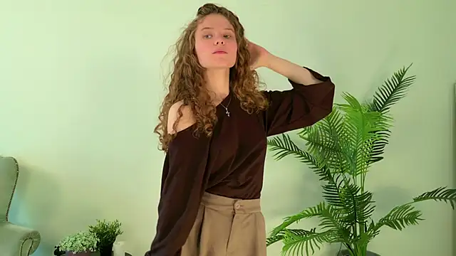 Mila Stain online show from May 12, 5:26 am