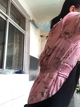 nidejiejie online show from May 28, 3:48 am