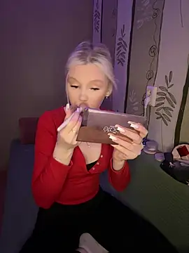 Velvet Doll  online show from May 13, 4:40 am