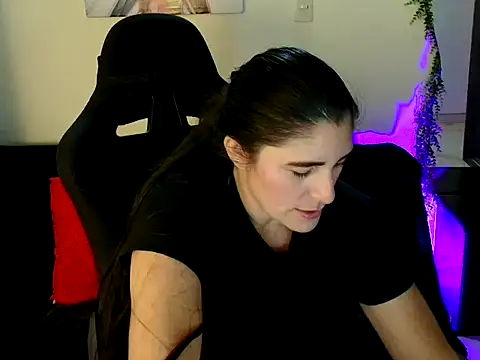 LUCYMILF SEXY online show from May 22, 6:39 pm