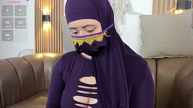 yasmin dina online show from May 26, 3:11 pm