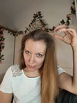 Candy Cougar online show from May 18, 6:52 am