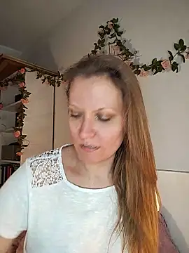 Candy Cougar online show from May 20, 8:00 am