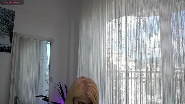 Belle Blondy online show from May 17, 11:31 am