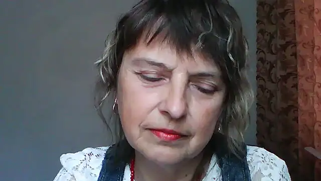 ElizabethGorden online show from May 17, 10:36 am