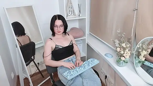 ColleenCabe online show from May 17, 5:34 pm