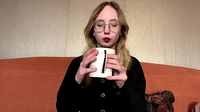 MableBelnap online show from June 3, 1:45 pm
