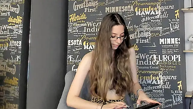 RavennBliss online show from May 15, 5:44 am