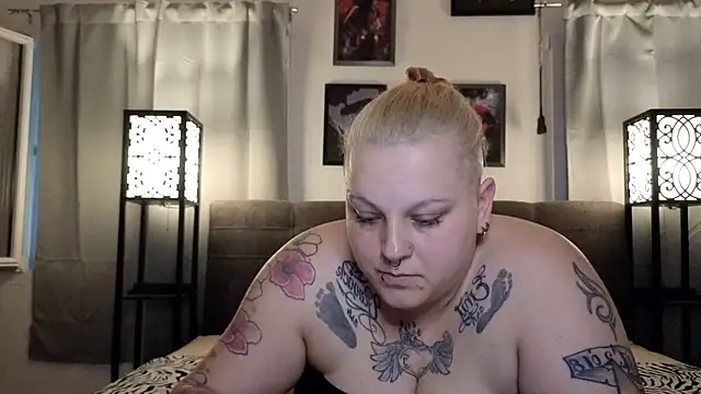 Lady Peggi online show from May 15, 5:48 pm
