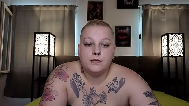 Lady Peggi online show from May 19, 1:29 pm