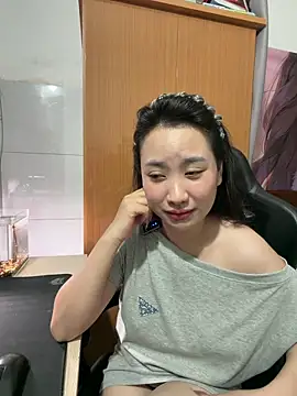 Bella439 online show from May 11, 2:45 pm