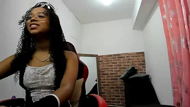 wizarpamela online show from May 26, 7:57 pm