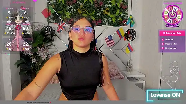 Janett Moore online show from July 18, 1:46 pm