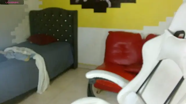 naomis 36 online show from May 9, 3:36 pm