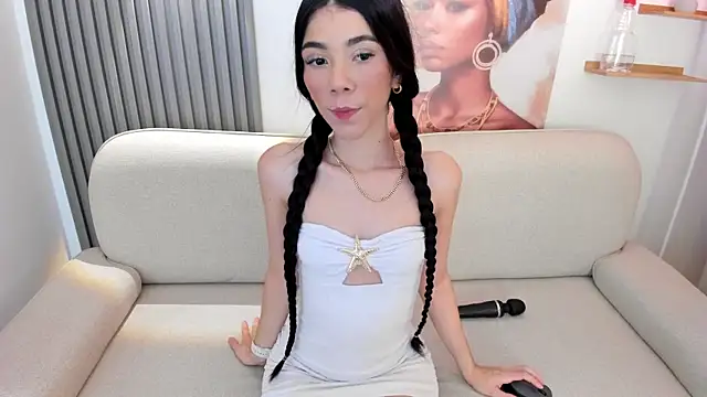 cutesofiaa online show from July 29, 4:56 am