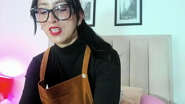 ZarayFeet online show from May 24, 4:06 pm