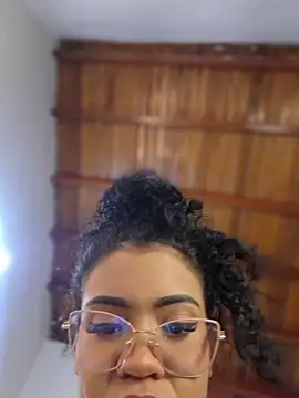 Alondra1810 online show from June 26, 9:38 pm