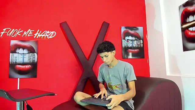 TWINKS BOYSX online show from May 21, 1:31 pm
