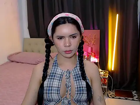 Alexandra Kenn online show from July 13, 1:50 am
