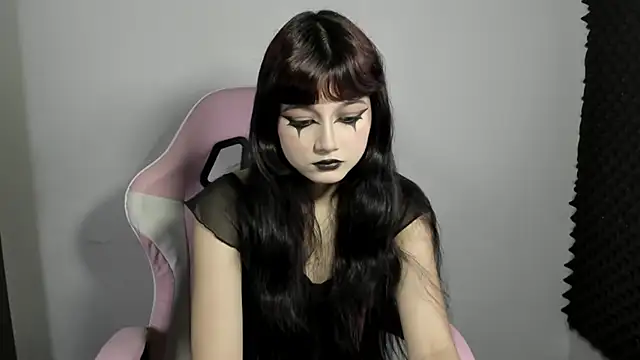 AnaisX0X0 online show from May 27, 11:24 pm