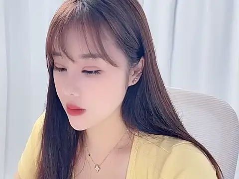 Qingqing19 online show from May 27, 2:30 am