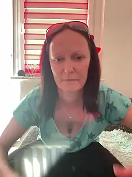 LindaLee90 online show from July 25, 2:35 pm