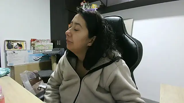 saramaSS online show from May 31, 1:55 am