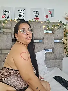 EmmyBellamy online show from May 23, 3:43 pm