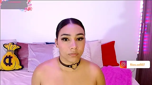  Sofi Rios  online show from June 1, 9:44 am