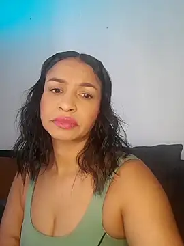 mell0102 online show from May 28, 2:04 pm