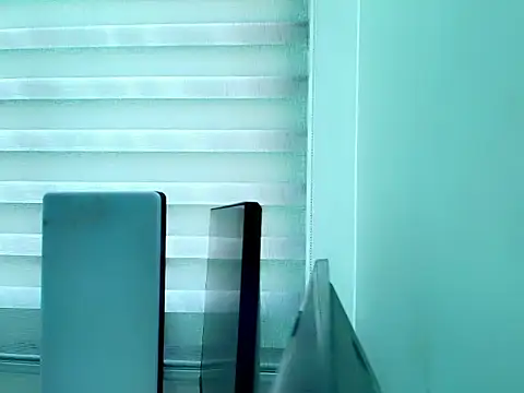 Sexy Dolls18 online show from May 15, 10:23 pm