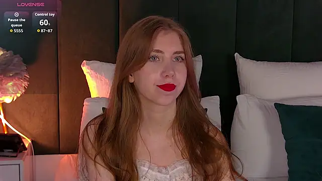 EvaAkiins online show from May 23, 5:11 pm