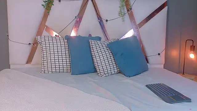 Luna and Jacksonn online show from May 18, 3:16 am