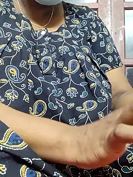 tamilkavitha123 online show from May 18, 4:29 am