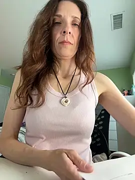 Raevyn online show from May 16, 5:01 pm