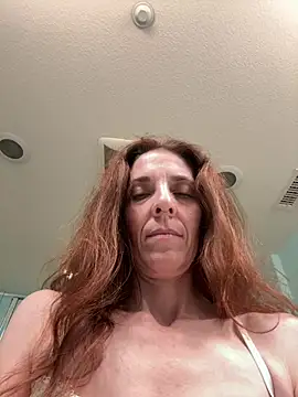Raevyn online show from May 21, 4:10 am