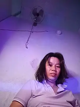 missthree online show from May 10, 8:55 pm