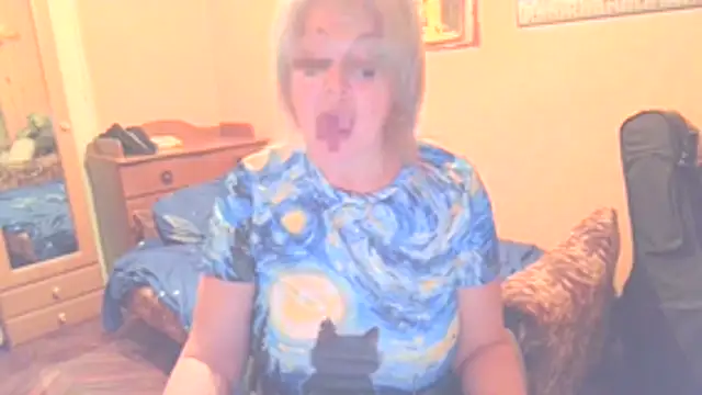 MollyyJoyy online show from May 24, 7:57 pm