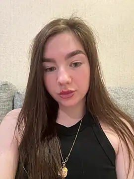 Kira711q online show from May 26, 1:54 pm