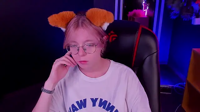 FoxxyyPolly online show from July 29, 5:18 am
