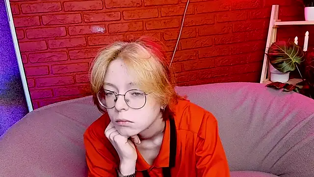 Snapshot of FoxxyyPolly chatting on May 21, 5:27 am FoxxyyPolly online show from May 21, 5:27 am