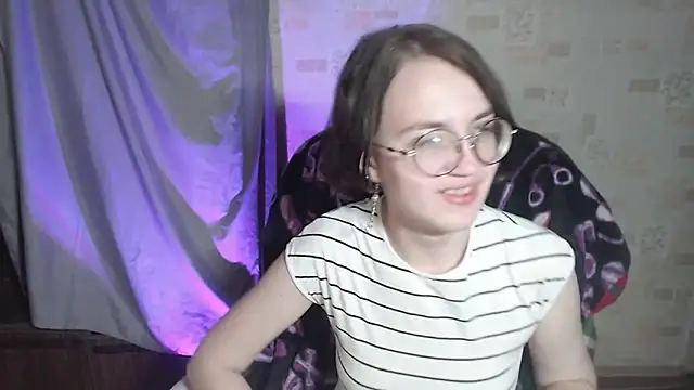 Alessa Kiss online show from June 4, 6:23 pm