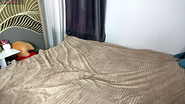 EwaDerobertis online show from July 26, 1:19 pm