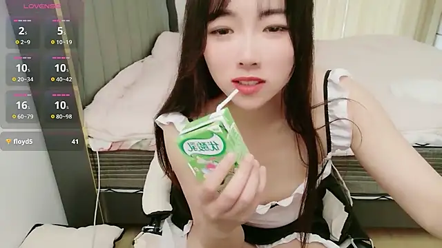xiaolanlan030 online show from May 15, 5:11 am