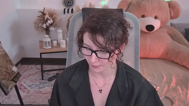 AureliaGleam online show from May 15, 7:44 am