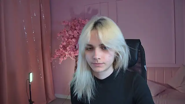 DanaWint online show from May 20, 9:17 am