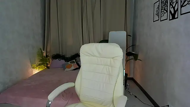 gracekellyyy online show from July 28, 2:13 pm