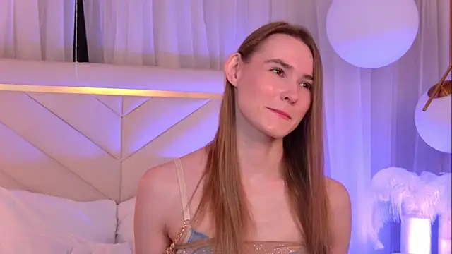 LillianYoung online show from June 17, 6:26 am